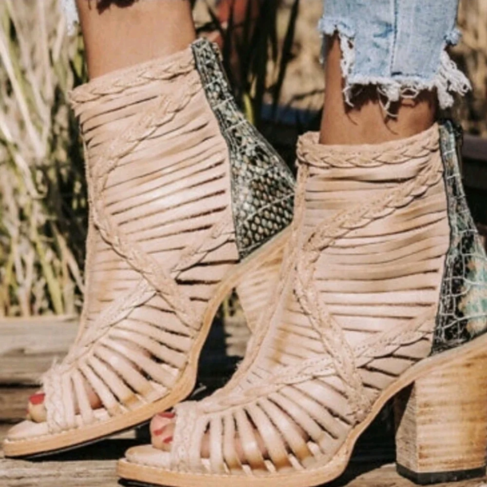 NWOT Freebird by Steven Bela Heel Booties Taupe Turquoise Snake Skin Size 9 - Picture 2 of 8